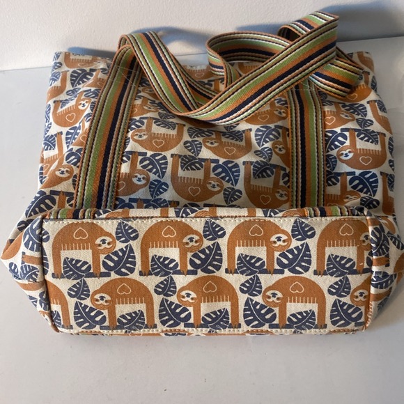 BUNGALOW 360  LARGE SLOTH TOTE  GENTLY USED CONDITION - Picture 9 of 10